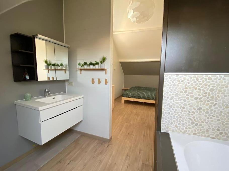 Cosy Beachhouse Within Walking Distance Of The Sea Villa De Haan Buitenkant foto
